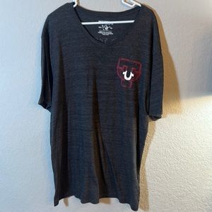 True Religion Gray & Red "T-wings" graphic v-neck size 3xl